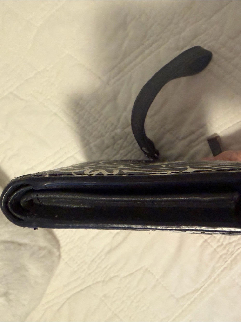 Michael Kors Black & White Graffiti Wristlet/Phone Wallet 7.5x4.5 - Picture 9 of 10